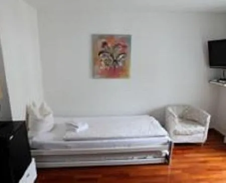 Anwandstrasse Hotel 3*